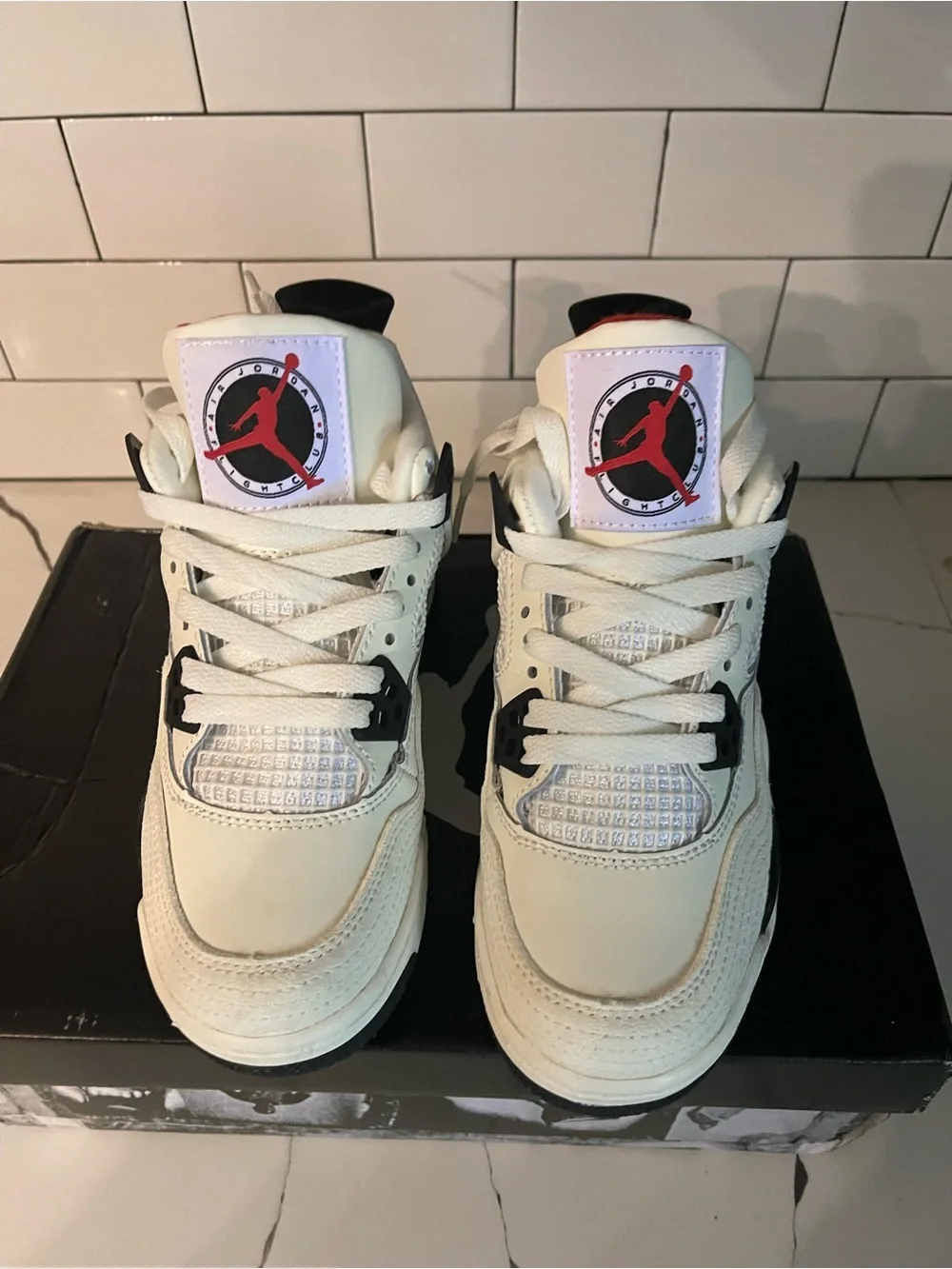 Men’s Retro 4 Fight Club Size 5.5.